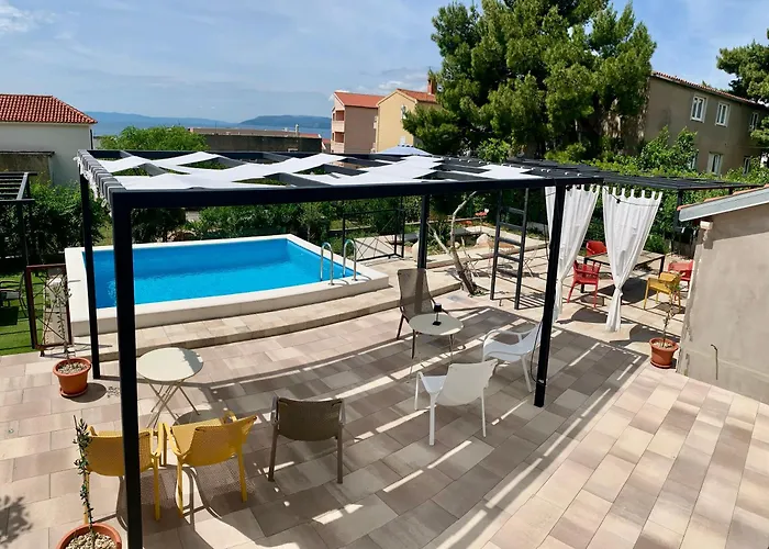 Summer Apartment 2