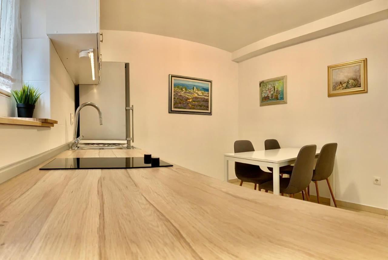 Summer 2 Apartment *