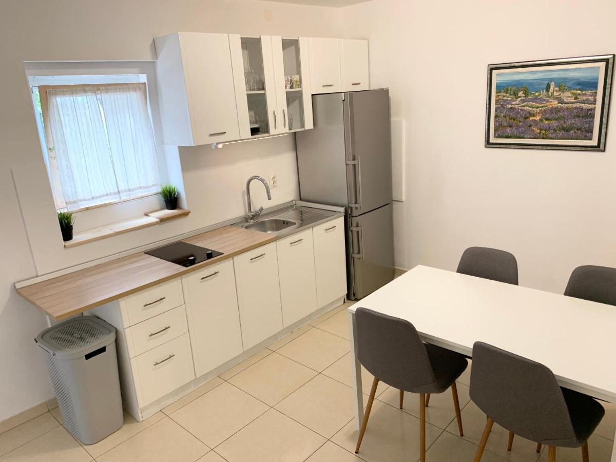 Summer 2 Apartment